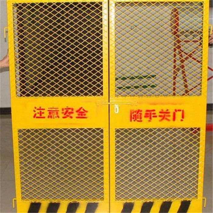 電梯門(mén)